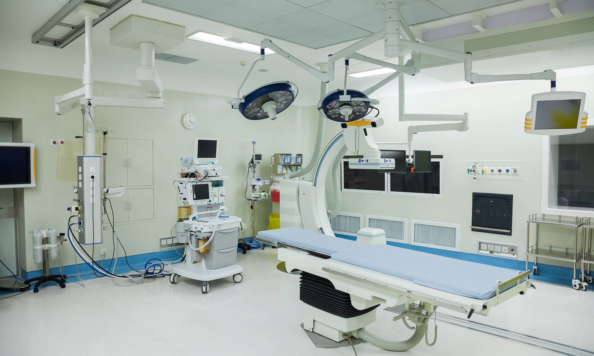 operating-room-with-surgical-equipment-hospital